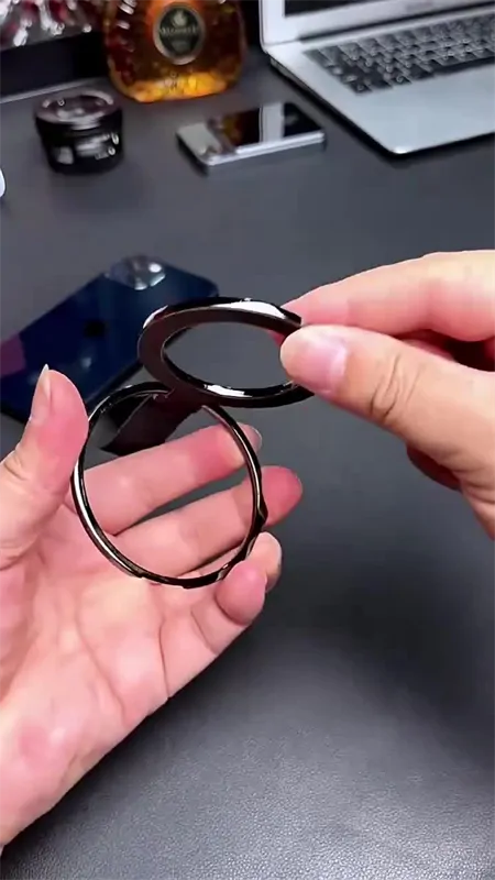 MagSafe kitámasztó és szilikon gyűrű telefonhoz